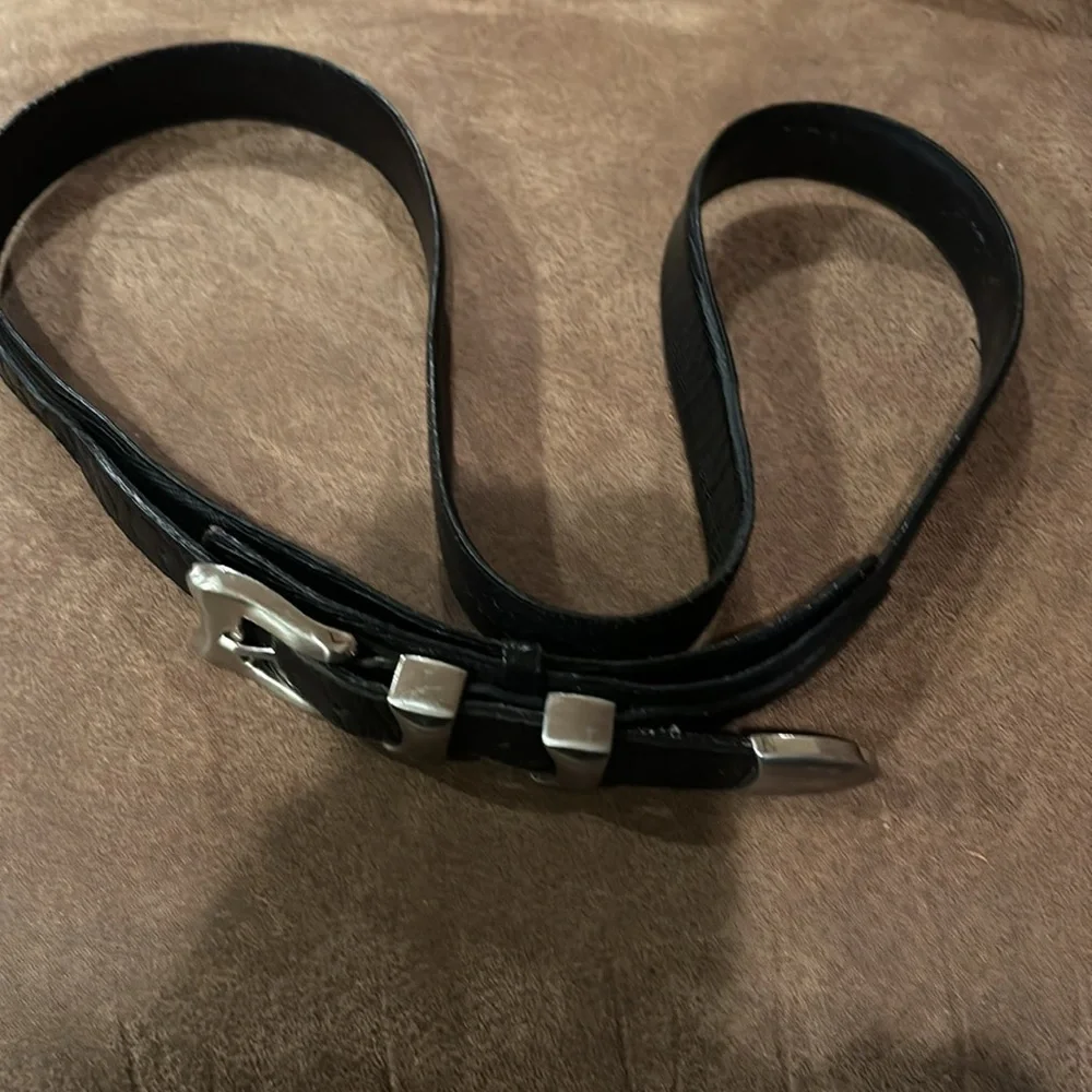 BLACK LEATHER BELT FAUX CROC SKIN SIZE 44 SILVER HARDWARE UNISEX